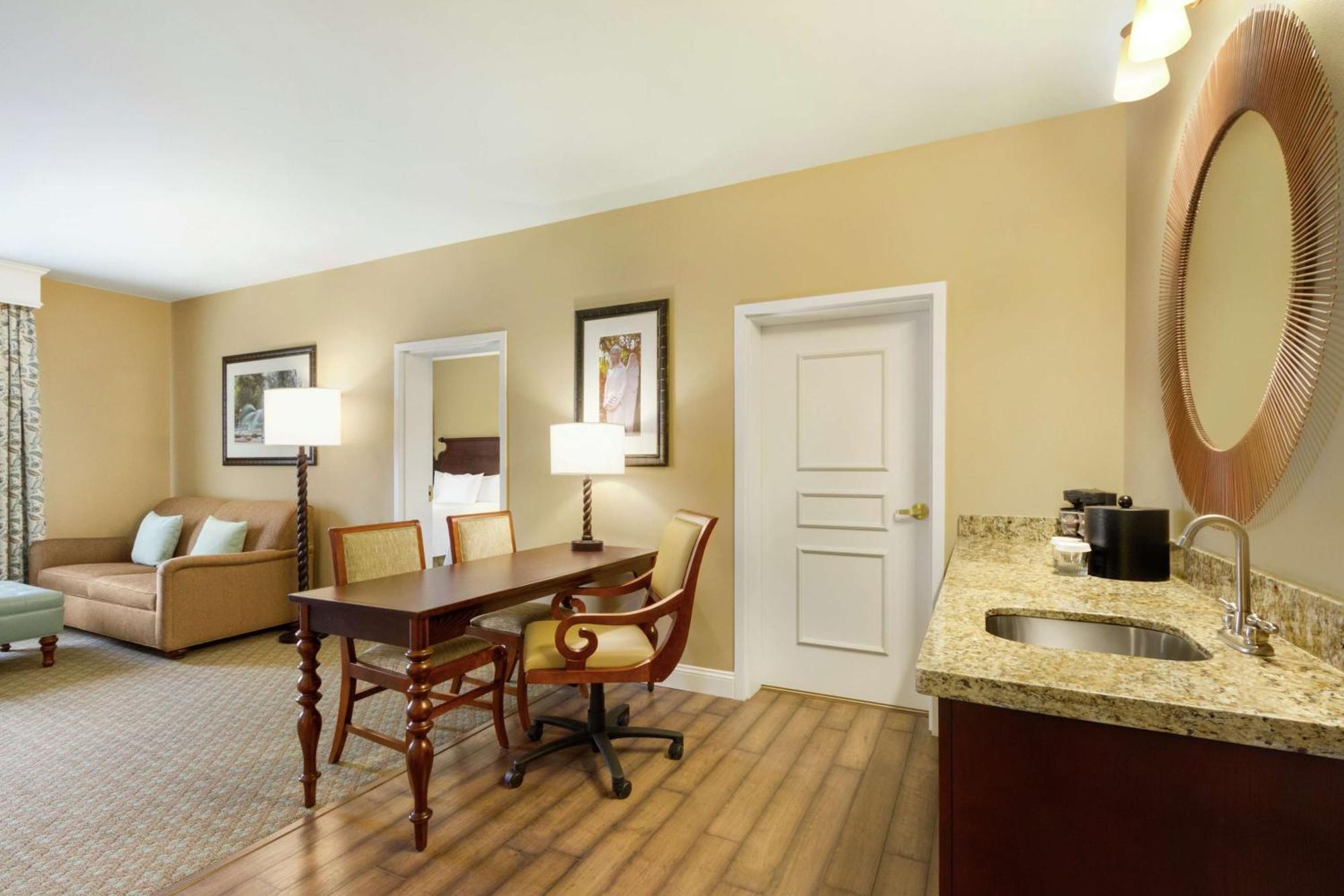 Embassy Suites Savannah Historic District Bagian luar foto