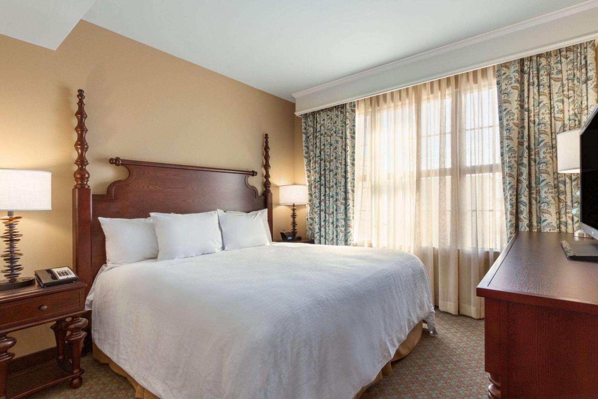 Embassy Suites Savannah Historic District Bagian luar foto