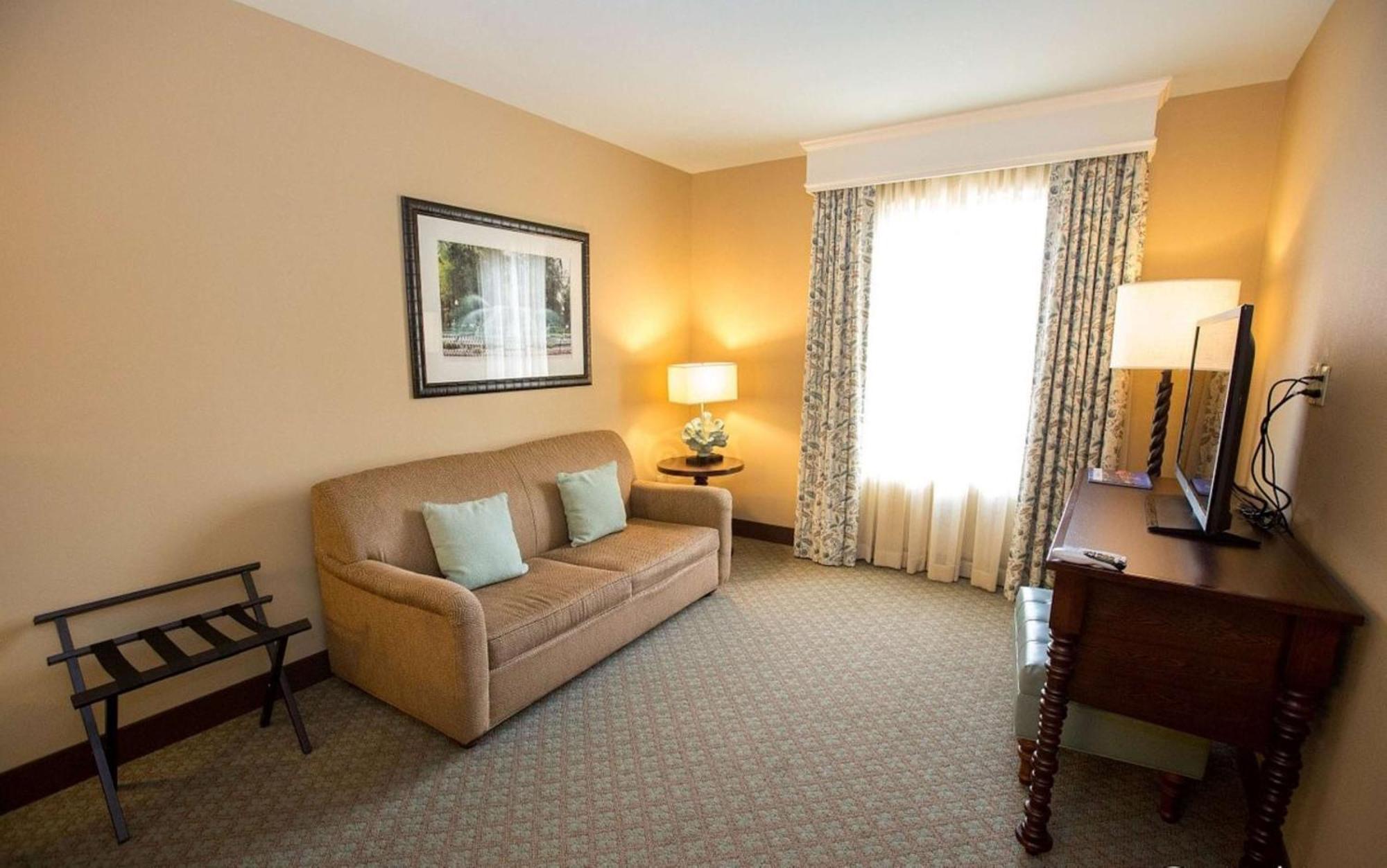 Embassy Suites Savannah Historic District Bagian luar foto