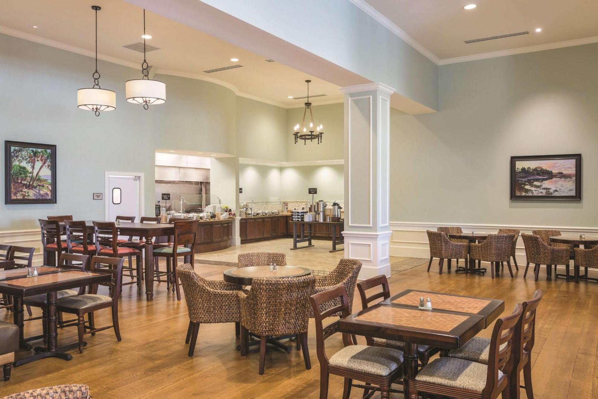 Embassy Suites Savannah Historic District Bagian luar foto