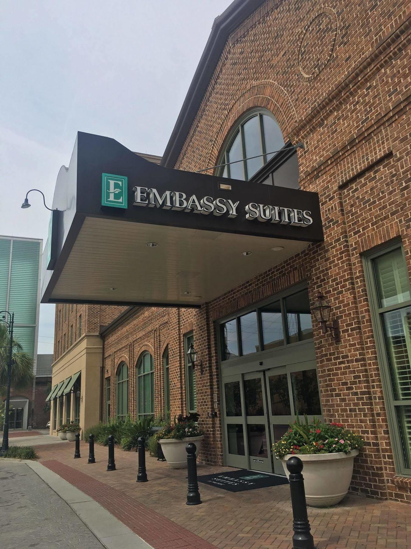 Embassy Suites Savannah Historic District Bagian luar foto